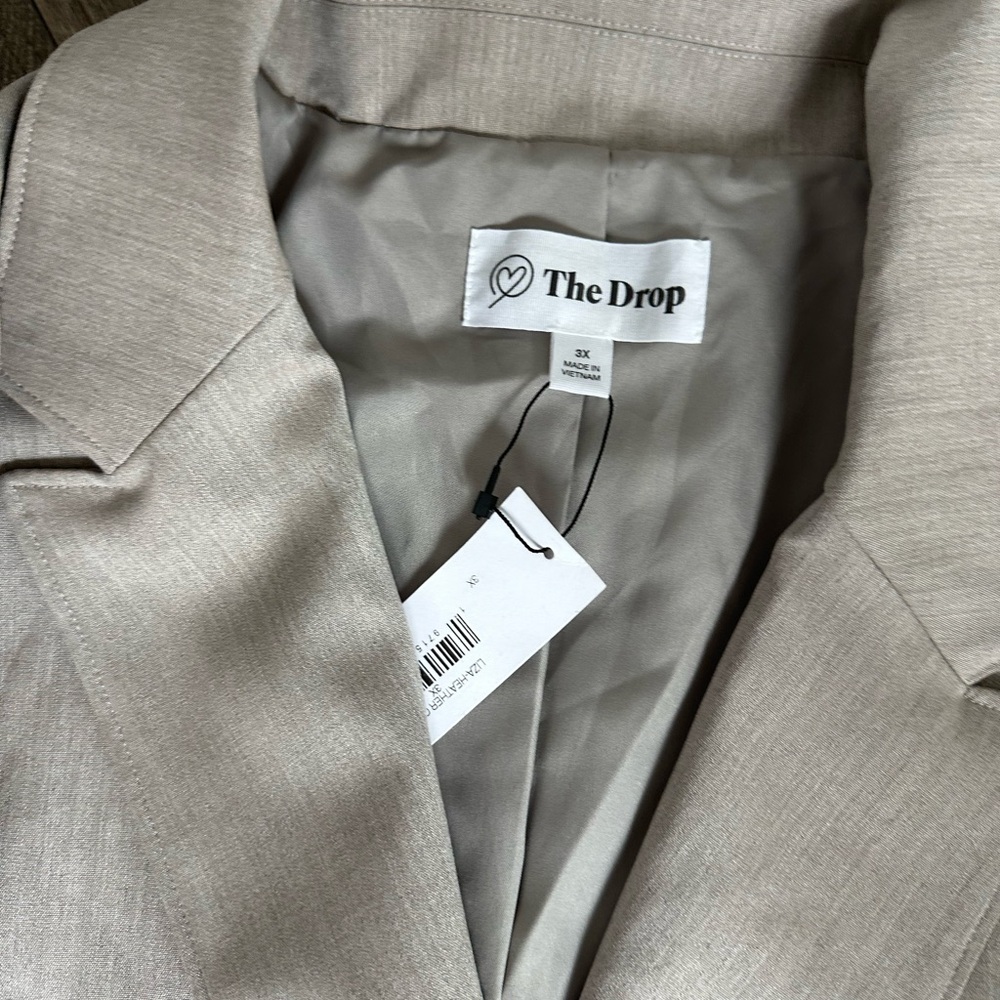 The Drop by Amazon Women's Beige Double-Breasted Blazer - Picture 2 of 11